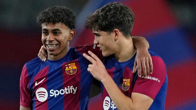 Lamine Yamal et Pau Cubarsi jeunes joueurs de La Masia au FC Barcelone