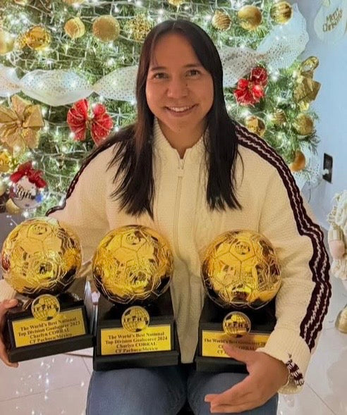 Charlyn Corral a remporté cinq distinctions IFFHS en trois ans et continue de dominer le football mexicain en 2026.